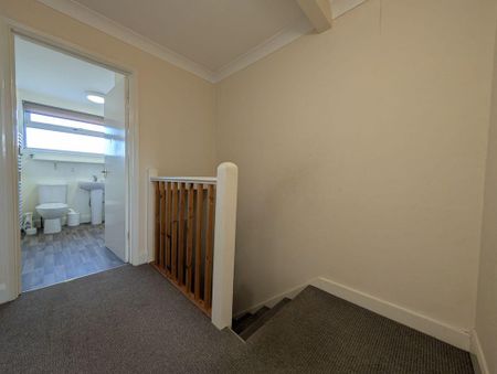3 bedroom terraced house to rent - Photo 2