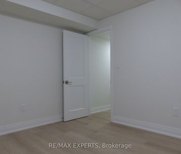 Detached Home For Lease | N8117178 - Photo 6