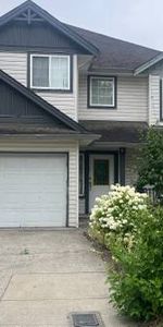 Large 4 Bedroom Upper in West Abbotsford - Photo 4