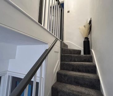 Room in a Shared House, Capstone Road, BR1 - Photo 4