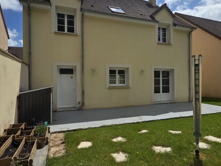 Location Maison 5 pièces 137 m2 à Fontaine-la-Guyon - Photo 3