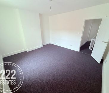 Gorsey Lane - Warrington - WA2 - Photo 6