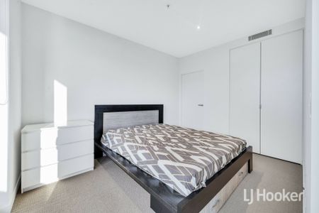 Exquisite Urban Living at Swanston Square - 2-Bedroom Apartment for Rent! - Photo 3