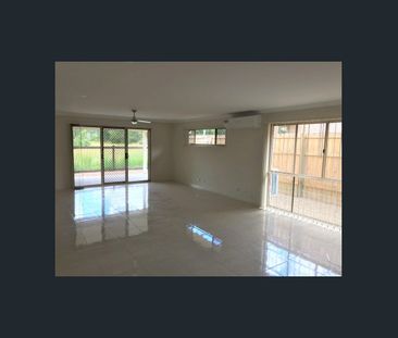 Prestige 4‑Bed Home on Quiet Cul‑de‑Sac — Built‑in Entertainment Area - Photo 1