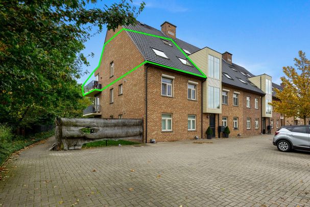 Verrassend ruime duplex met 3 slaapkamers, terrassen & autostaanplaats in Oelegem! - Photo 1