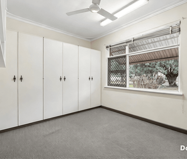 Spacious 4-Bedroom Family Home in Prime School Catchment. - Photo 4