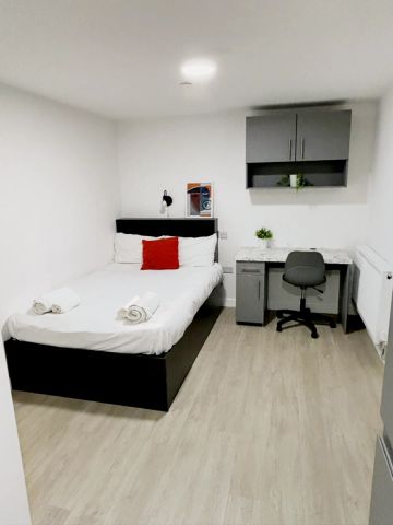 Platinum Plus Studio - Photo 2