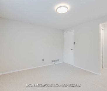 For Lease - 2149 Constance Drive, Oakville, Ontario - Photo 6