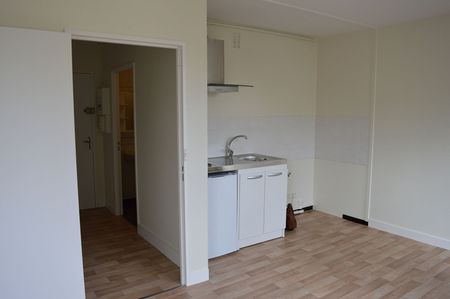 Location Appartement 1 pièce 28m² - Photo 3