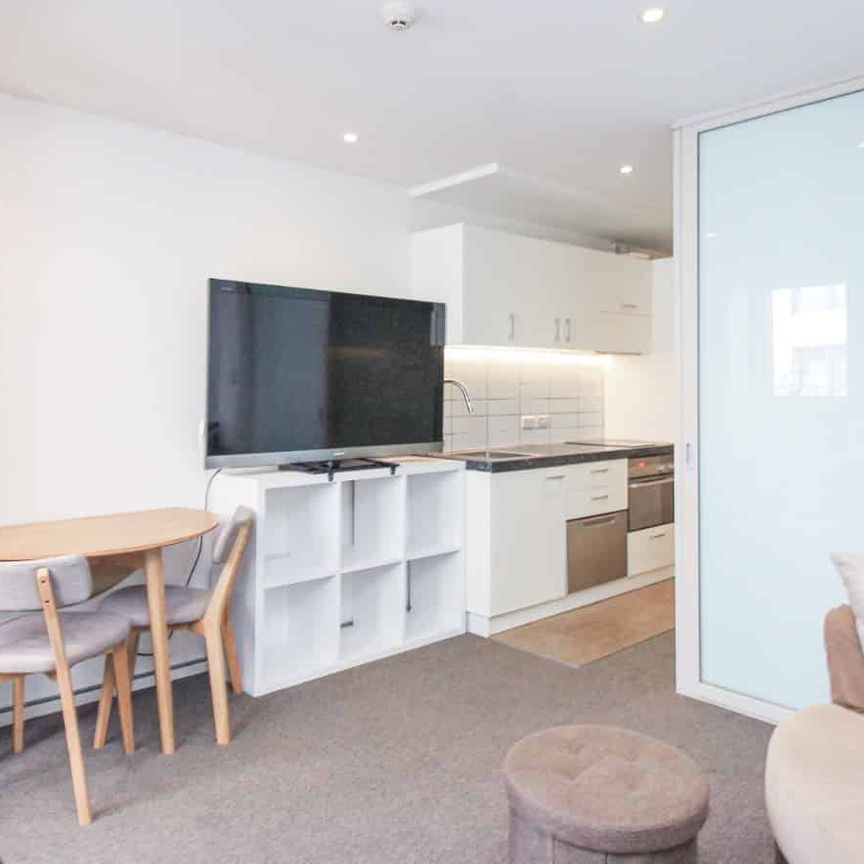 Fully Furnished 1 bed, Wellington - Photo 1