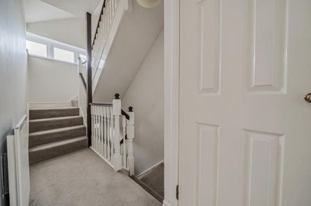 3 bedroom terraced house to rent - Photo 2