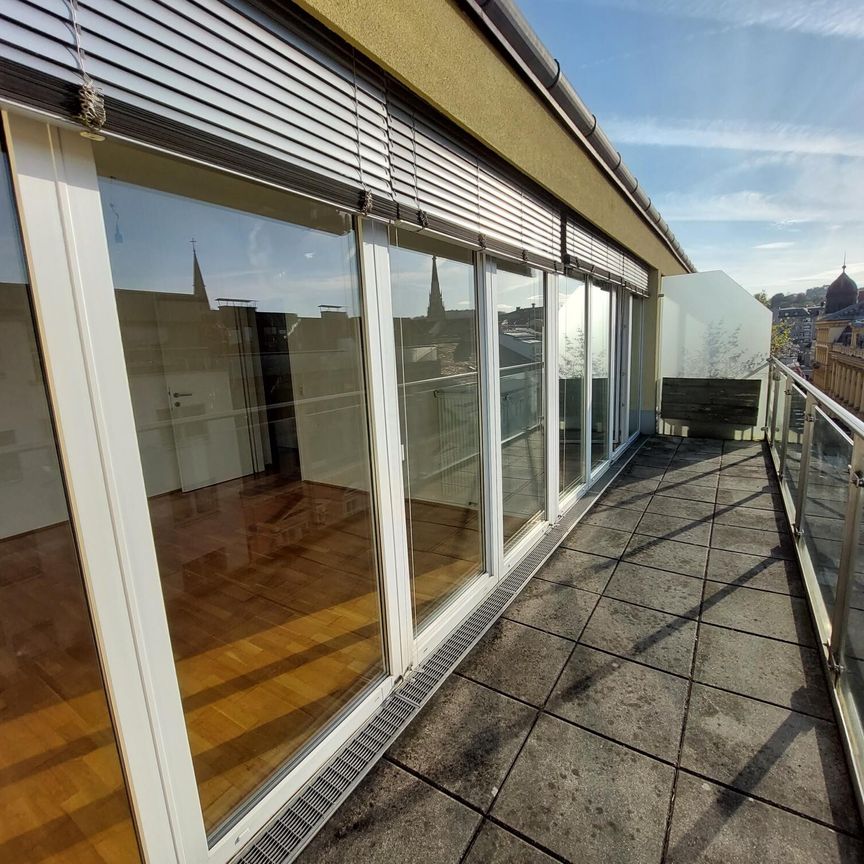 **AB SOFORT** Exklusive 3-Zimmer Dachgeschoss-Wohnung mit 2 Terrassen - Bismarckstraße 16 - Top 20 - Photo 1