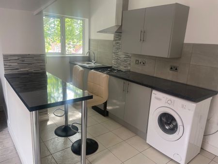 2 Bed Flat, Ayres Road, M16 - Photo 5