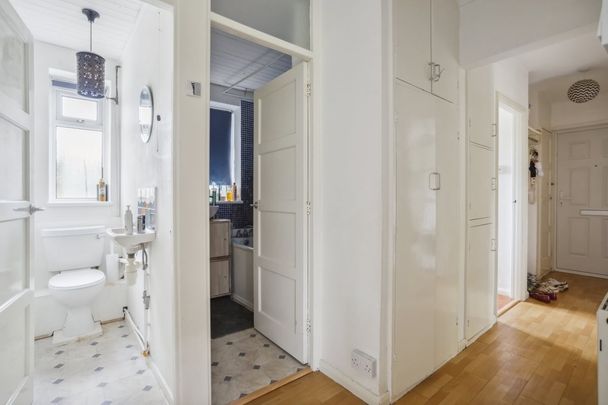 2 bedroom flat to rent - Photo 1