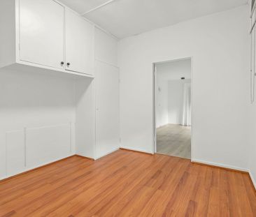 PERFECTLY SITUATED FAMILY HOME - Photo 1