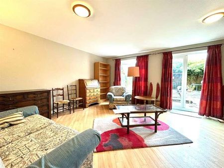 Strawberry Fields, Mortimer, Reading, Berkshire, RG7 - Photo 4
