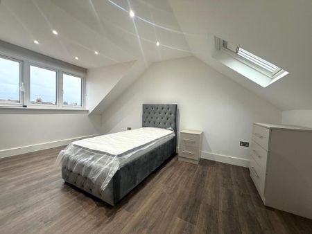 4 bedroom flat to rent - Photo 4