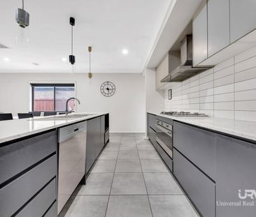 Convenient Location and 4 Bedroom !! - Photo 6