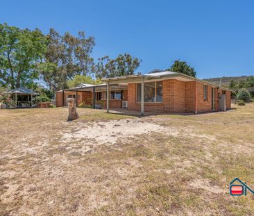 BYFORD - 4X2 - BEAUTIFUL, SPACIOUS HOME WITH BIG BACKYARD! - Photo 5