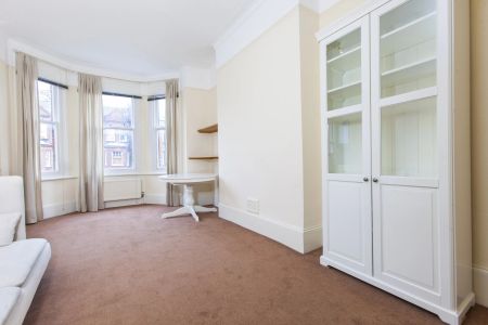 2 Bedroom Flat - Photo 5