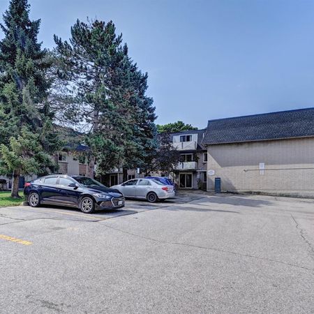 Hillcrest Apartments - Photo 4