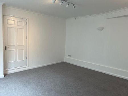 2 bedroom semi-detached house to rent - Photo 2