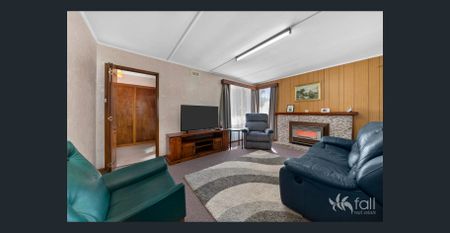 Charming Retro Home in the Heart of Claremont - Photo 2