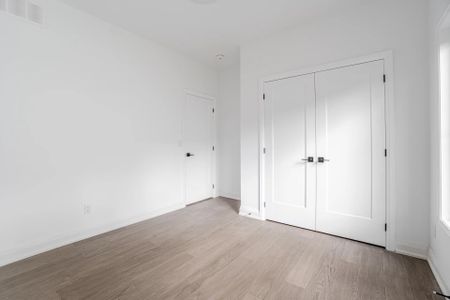 For Lease - 8 Santa Barbra Lane, Halton Hills, Ontario - Photo 3