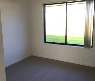 Charming lowset family home! - Photo 3