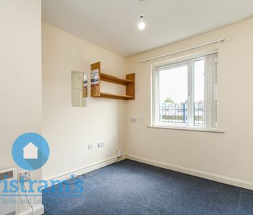 References Pending - 2 bed Apartment - Photo 6