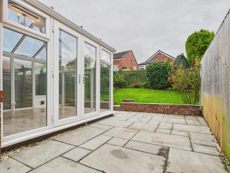 2 bedroom semi-detached house to rent - Photo 5