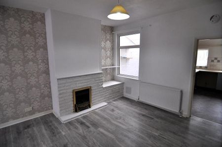 3 bedroom terraced house to rent - Photo 3
