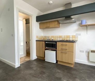 Studio to rent - Photo 6