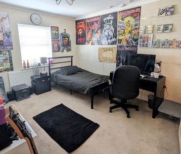 Chobham Road, Woking - 3 bedrooms Property for lettings - Seymours - Photo 5