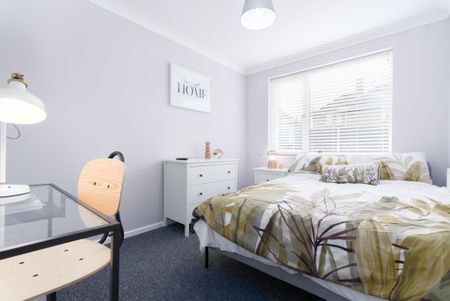 6 bedroom end of terrace house to rent - Photo 4