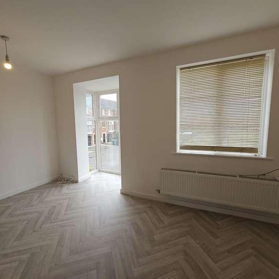 Molyneux Square, Hampton Vale, PE7 - Photo 1