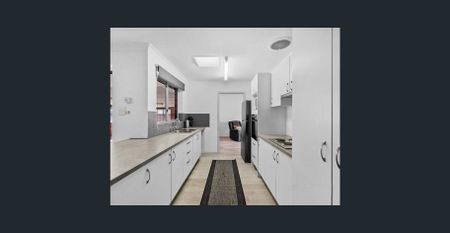 Room to Move, Space to Grow – 4x2 Family Home in Mandurah - Photo 5