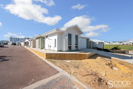 6 Preston Drive, LAKE COOGEE WA 6166 - Photo 4
