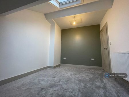 4 bedroom terraced house to rent - Photo 4