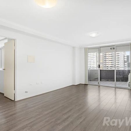 “2 large bedroom + Loft” - Photo 3