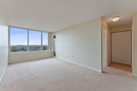For Lease - 5 Greystone Walk Drive Unit# 815, Toronto, Ontario - Photo 2