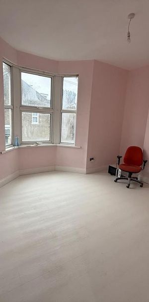 4 bedroom semi-detached house to rent - Photo 1