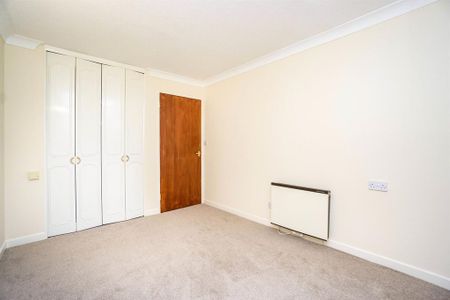 1 bedroom retirement property to rent - Photo 5