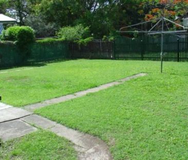 “3 BEDROOM HOUSE IN A QUIET STREET” - Photo 5