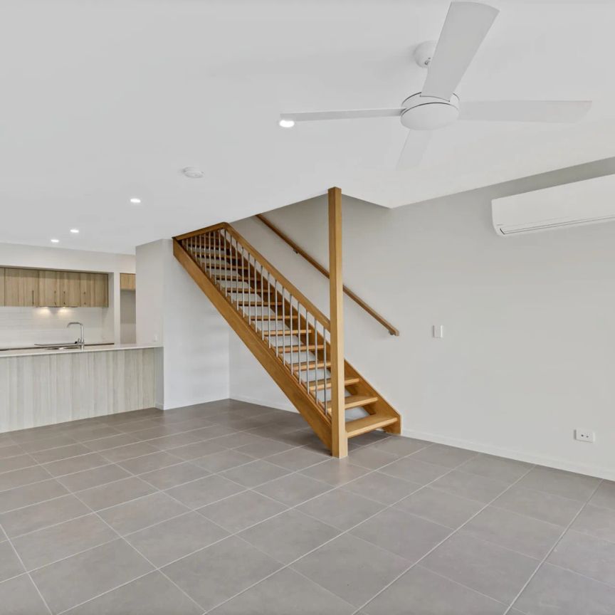 105 Adrian Circuit, Nirimba. - Photo 1