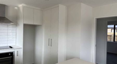 Well Presented House Close to Town - Photo 2