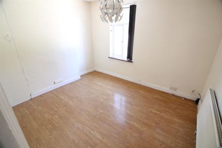 Villiers Road, Southall - Photo 3