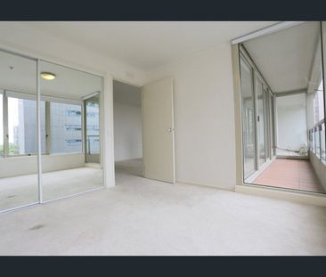 The Promenade: 7th Floor - Modern and Spacious Two Bedroom Apartment! - Photo 5