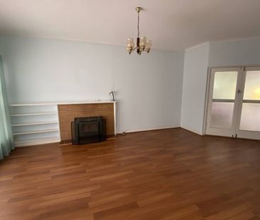 4 Bedrooms, 2 Bathrooms House for rent - Photo 2