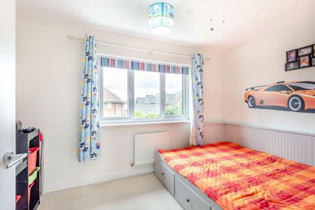 4 bedroom detached house to rent - Photo 3